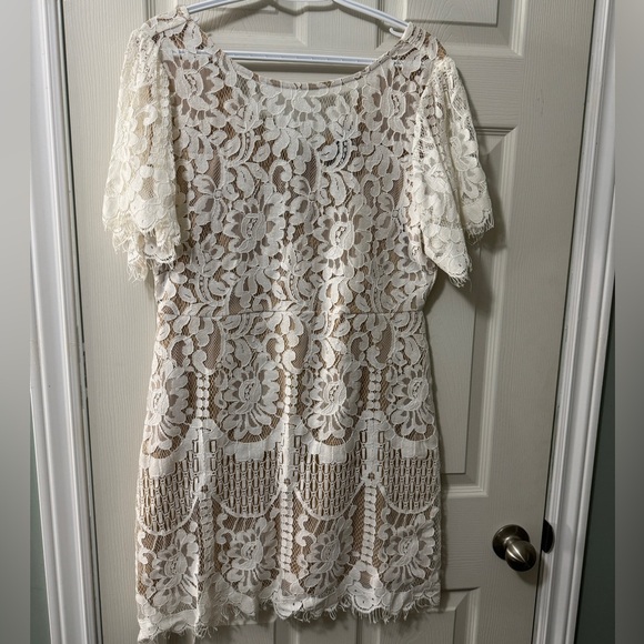 White & nude dress - Picture 1 of 4